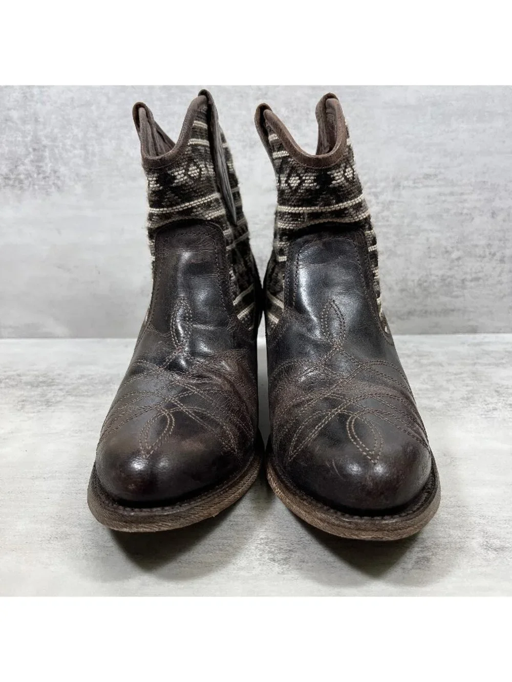 Ariat meadow aztec